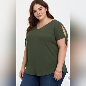 Torrid V-Neck Short Cold Shoulder Tie Sleeve Green Blouse 3X 22 24